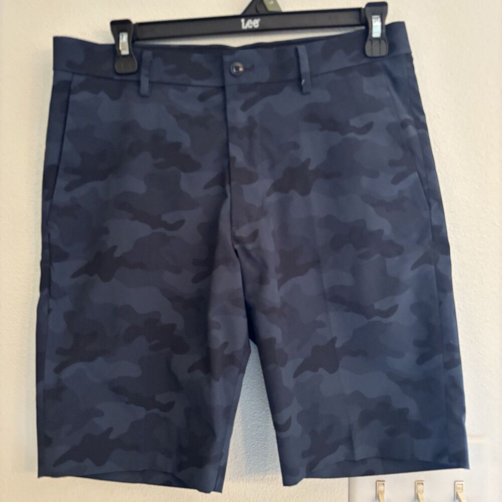 Uniqlo Chino Shorts Mens Small Black & Blue Camo Casual Flat Front Performance‎